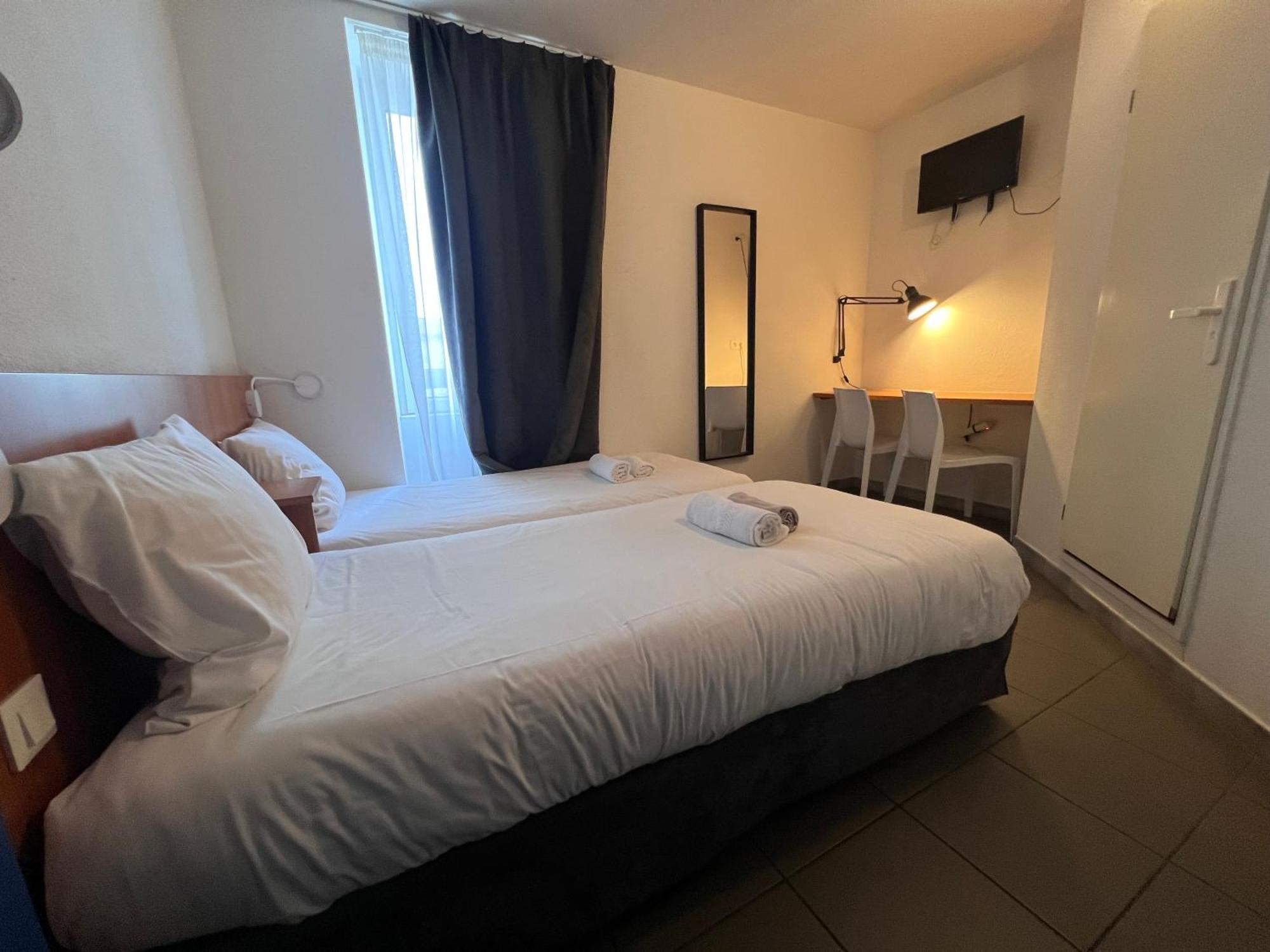 אובנה Hotel Le Ponson מראה חיצוני תמונה
